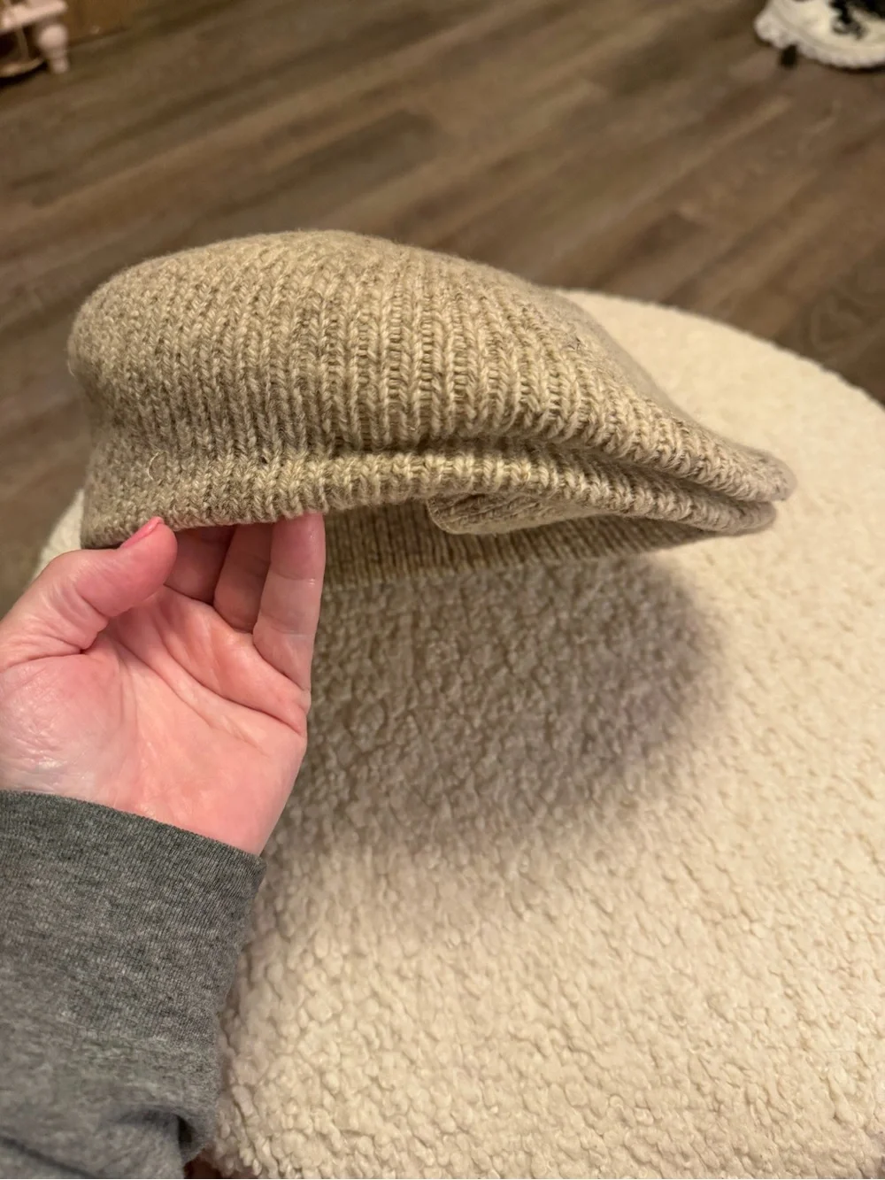 Vintage Isotoner Wool Blend Newsboy Driving Cap Hat Oatmeal Beige EUC